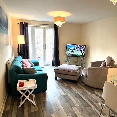 Spacious Two Bedrooms Apartment For Business And Holiday Portsmouth Eksteriør billede