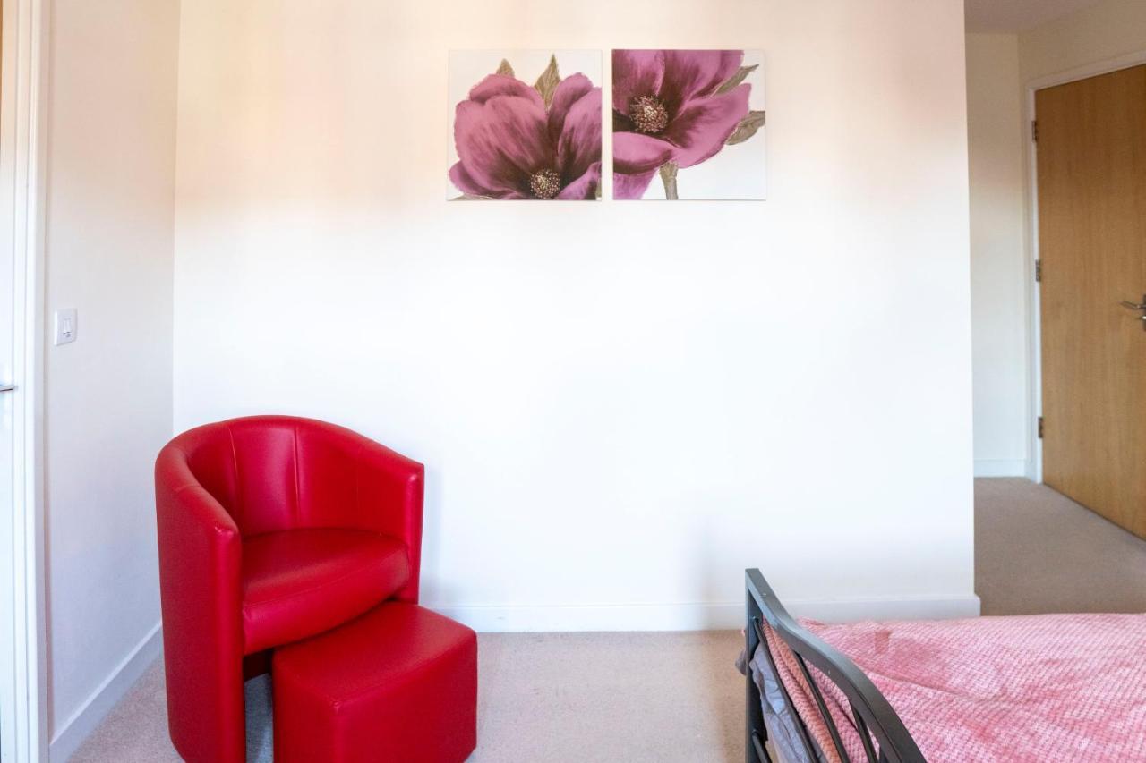 Spacious Two Bedrooms Apartment For Business And Holiday Portsmouth Eksteriør billede