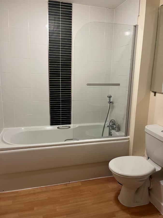 Spacious Two Bedrooms Apartment For Business And Holiday Portsmouth Eksteriør billede