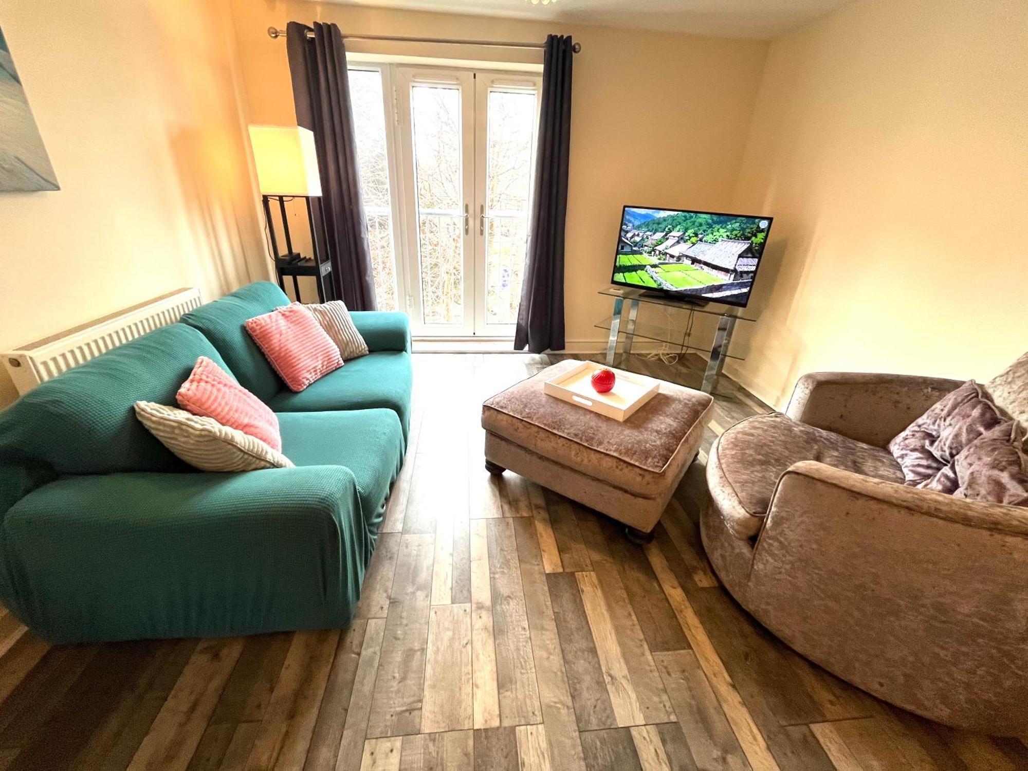 Spacious Two Bedrooms Apartment For Business And Holiday Portsmouth Eksteriør billede