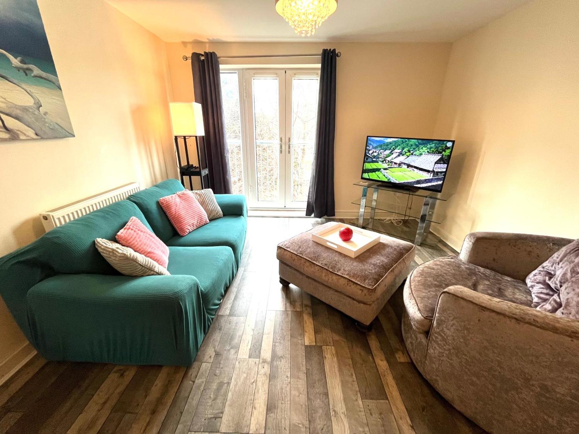 Spacious Two Bedrooms Apartment For Business And Holiday Portsmouth Eksteriør billede